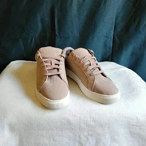 Time & True Sneakers NWOT - Picture 1 of 5